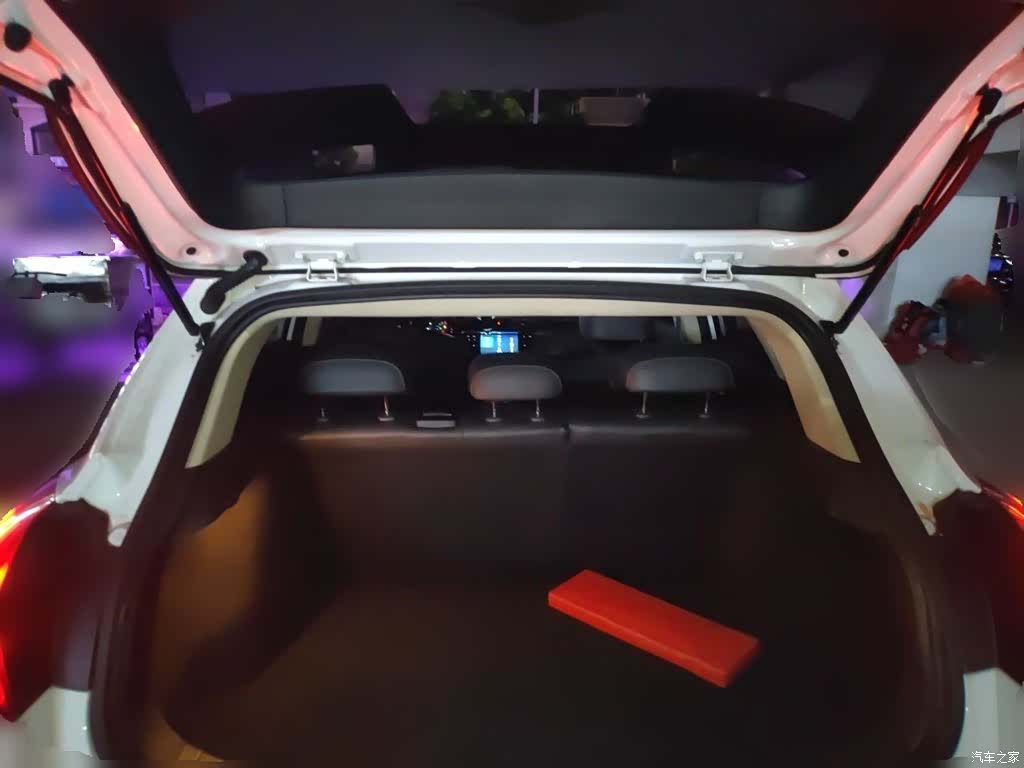 Geely Emgrand, 2017 10