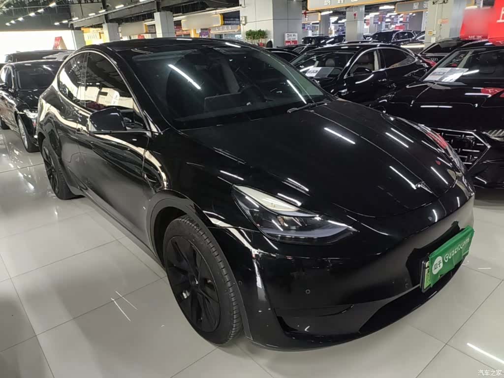 Tesla Model Y, 2023 4