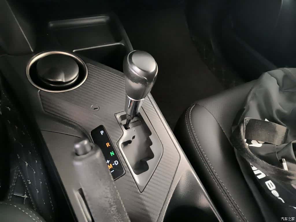 Toyota RAV4, 2015 10