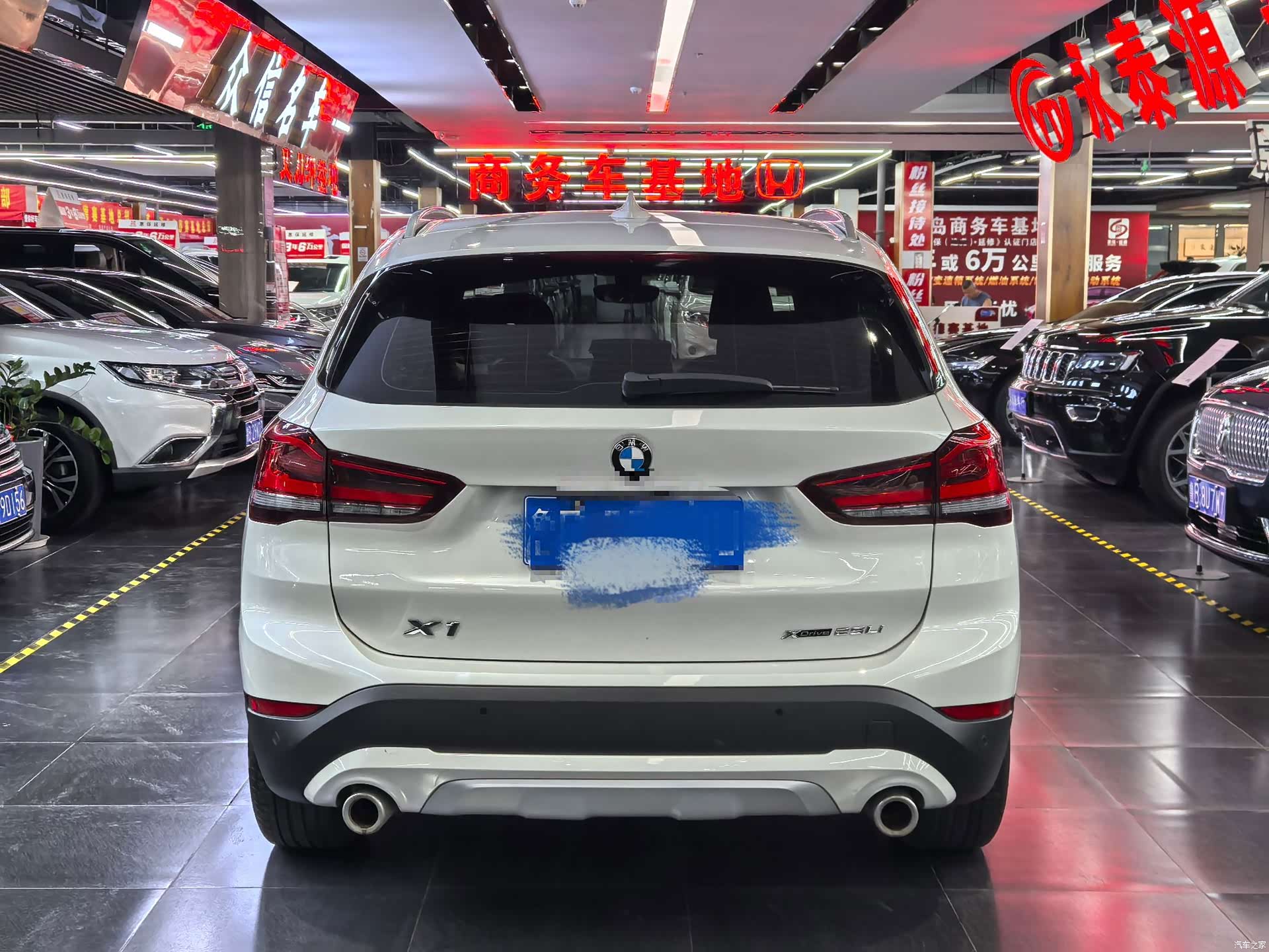 BMW X1, 2022 все фото