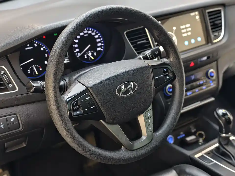 Hyundai Name picture