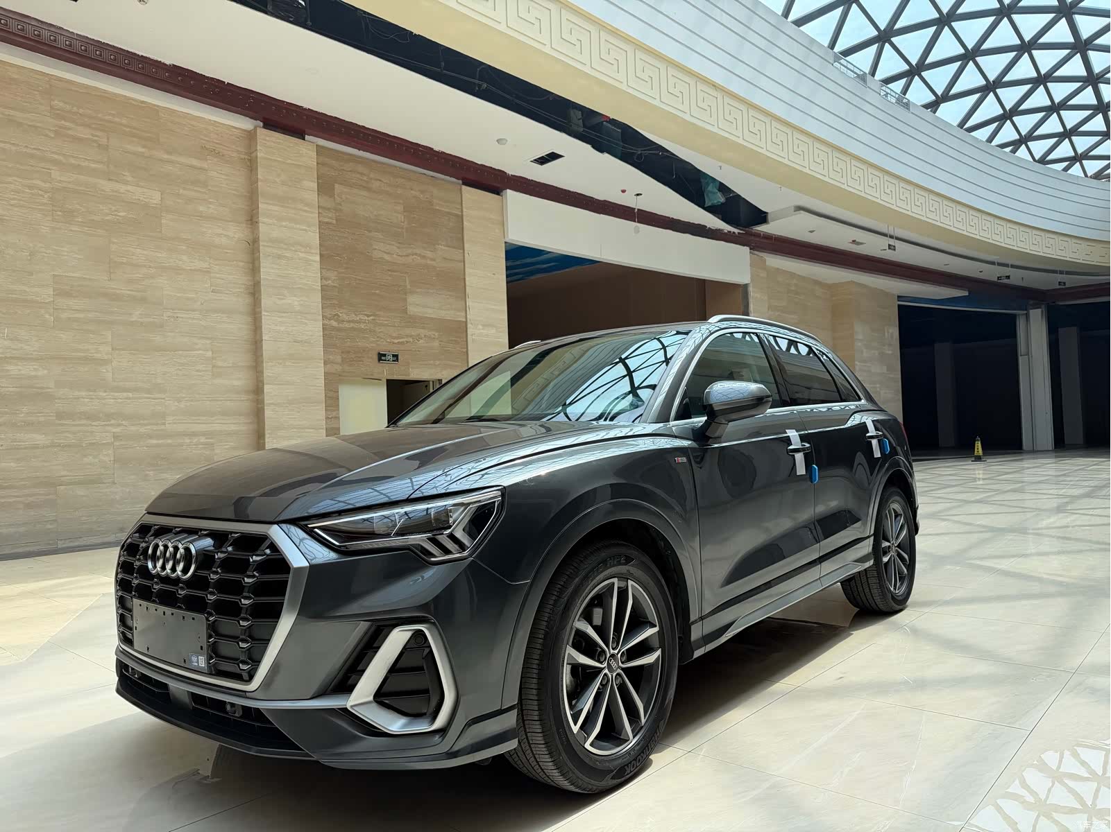 Audi Q3, 2023 1