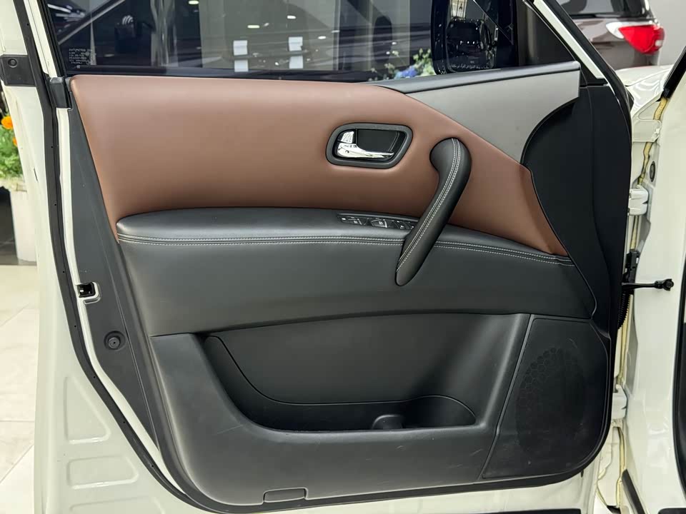 Nissan Toure