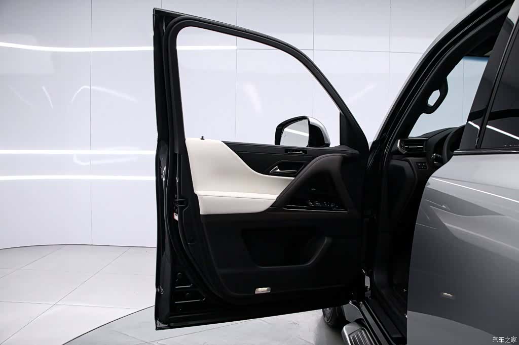 Lexus LX, 2024 11