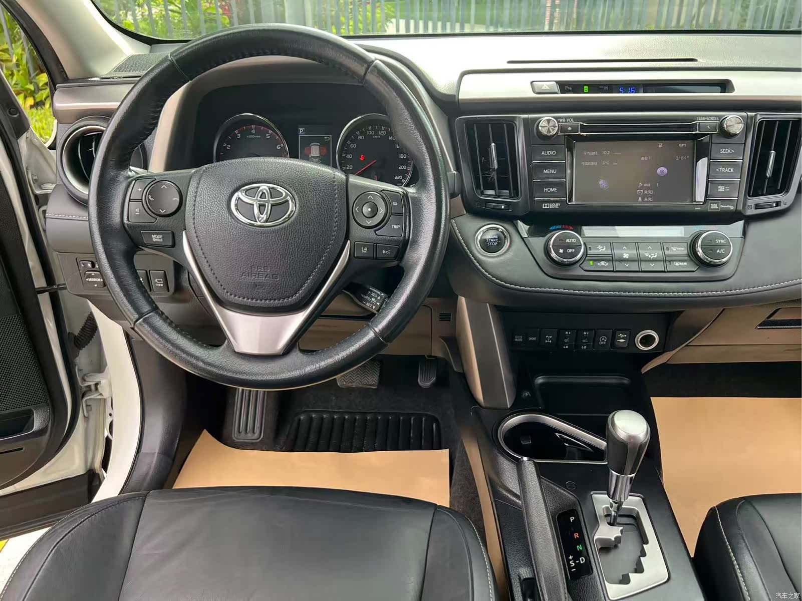 Toyota RAV4, 2016 11