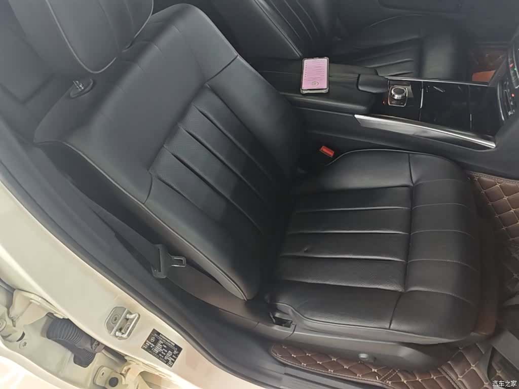 Mercedes-Benz E-Class, 2015 25