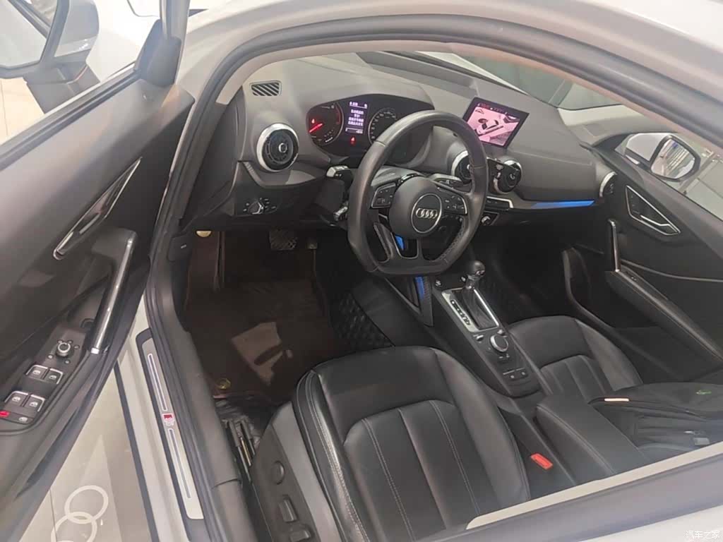 Audi Q2L, 2022 16