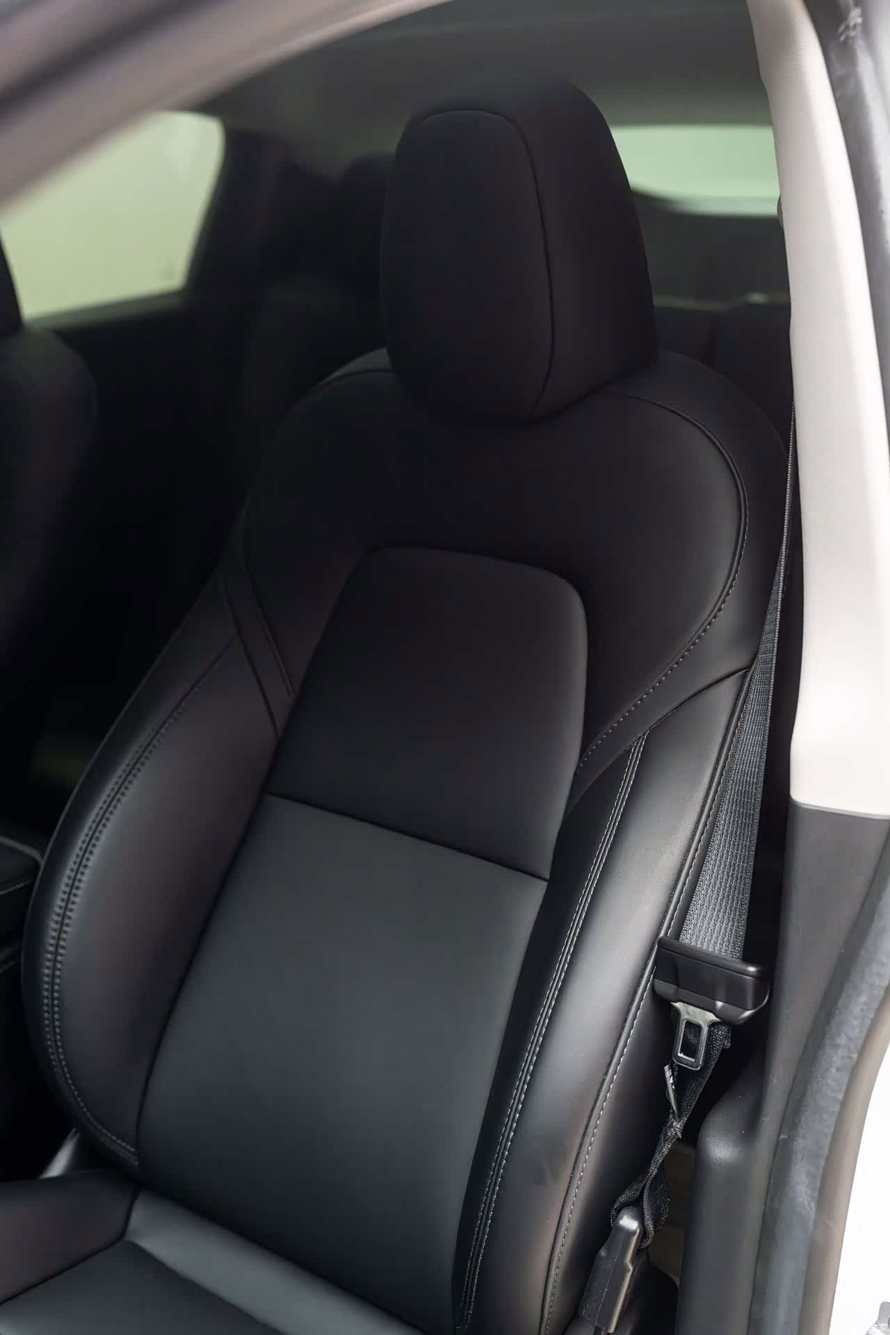 Tesla Model Y, 2023 14