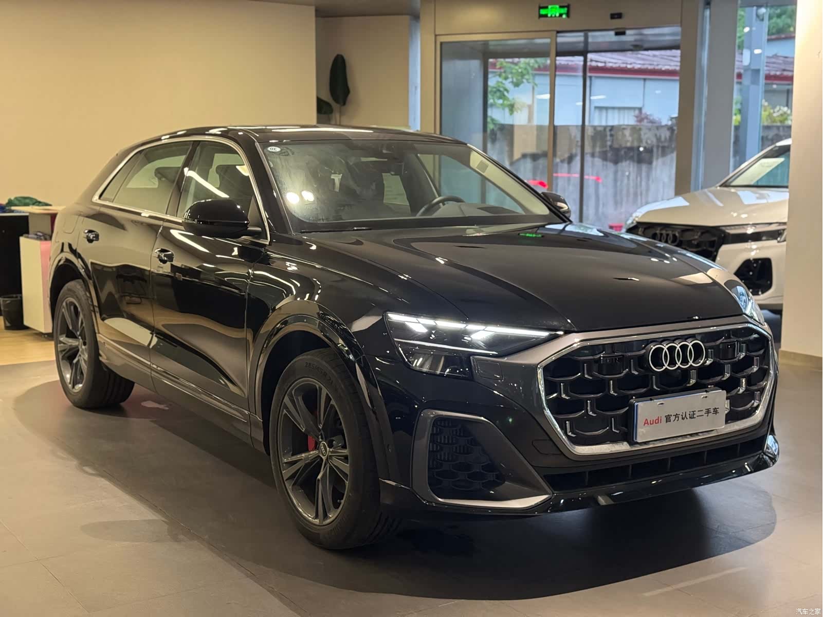 Audi Q8, 2025 3