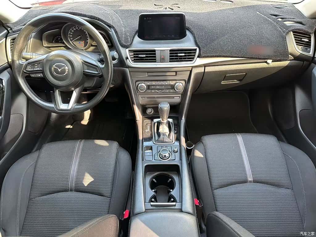 Mazda Mazda3, 2018 15