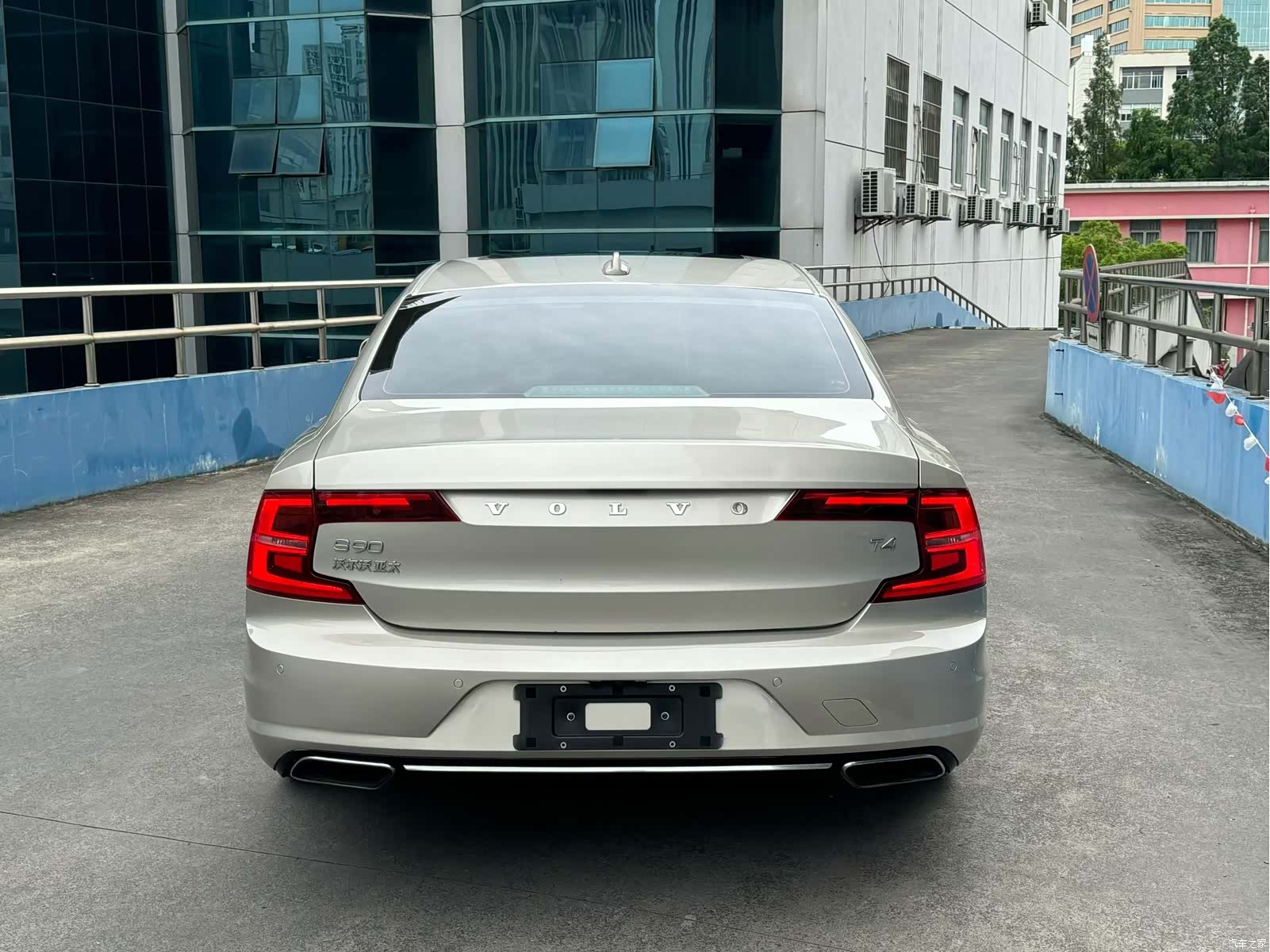 Volvo S90, 2017 все фото