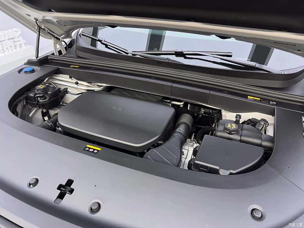Li Auto L6, 2025 25