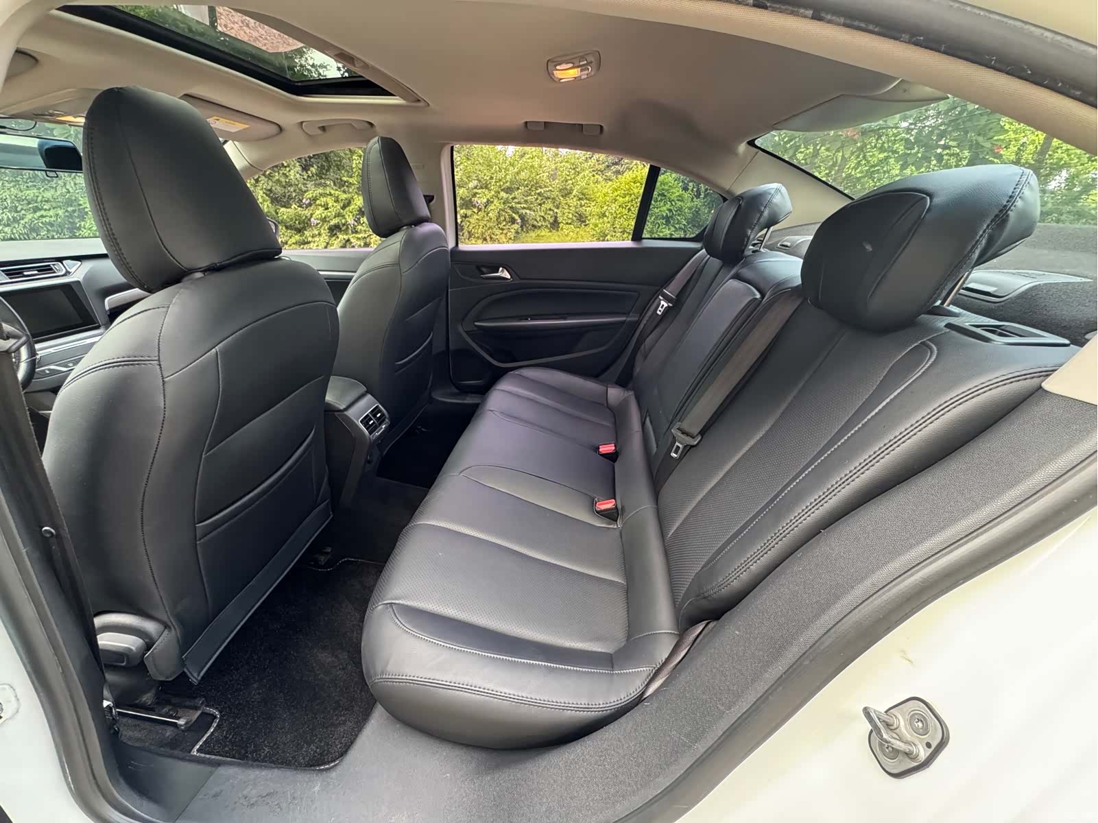 Peugeot 408, 2016 6