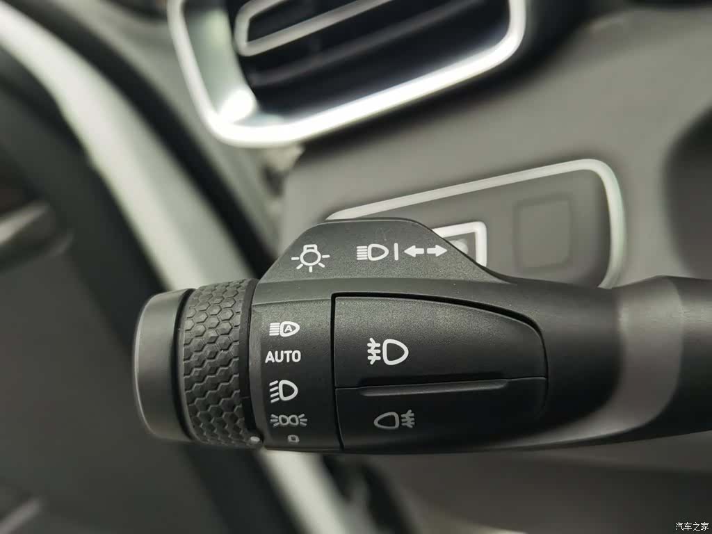 Lynk & Co 01, 2020 21