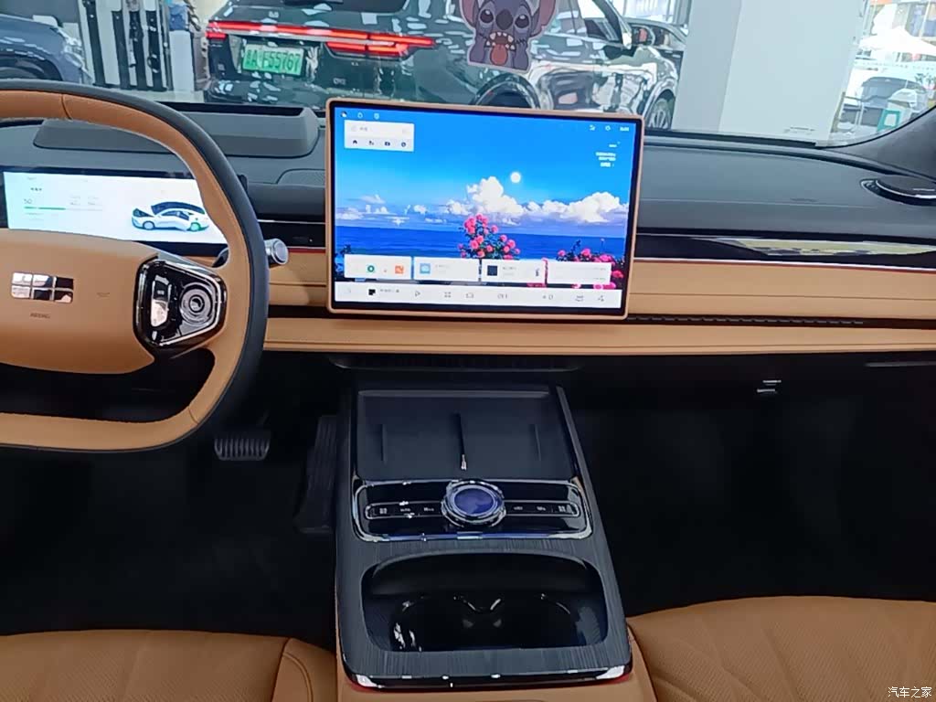Geely 8, 2025 13