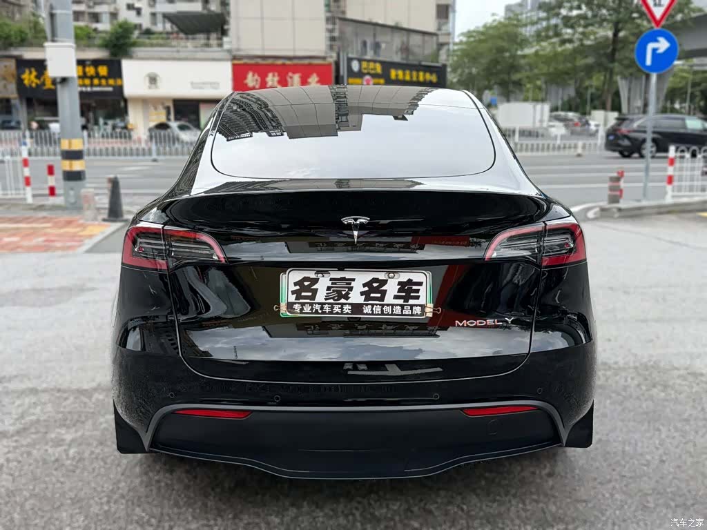 Tesla Model Y, 2023 все фото