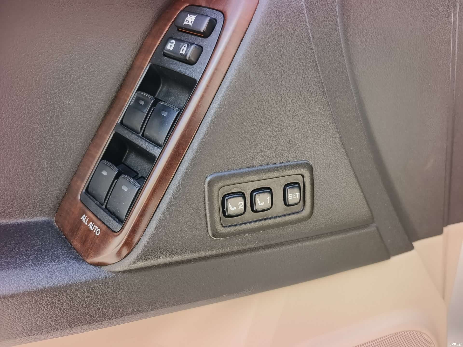 Toyota Prado, 2014 10