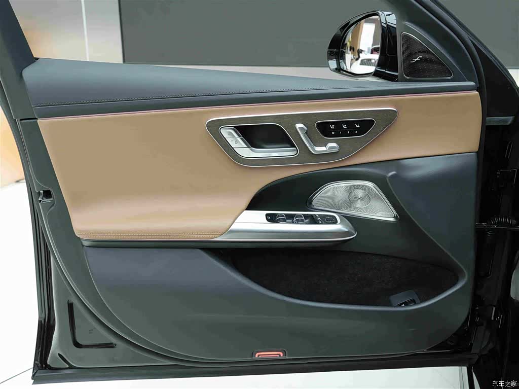 Mercedes-Benz E-Class, 2026 14