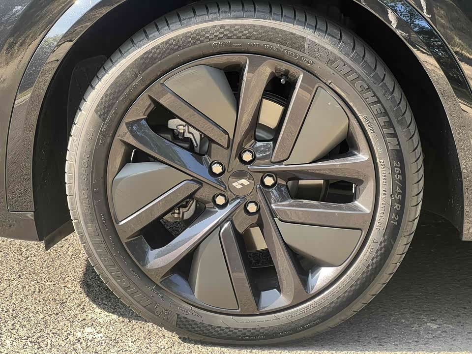Li Auto Ideal L8
