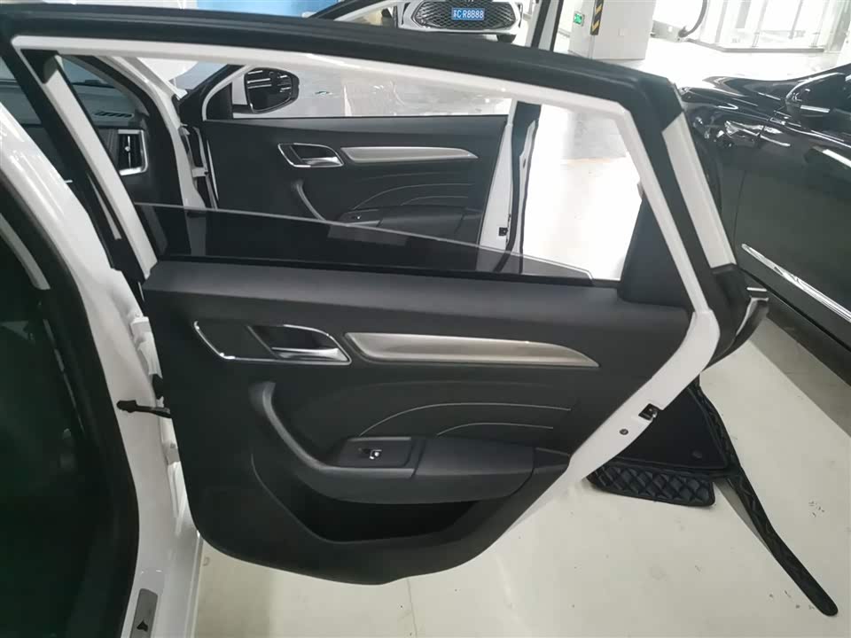 Roewe i6 Roewe i6