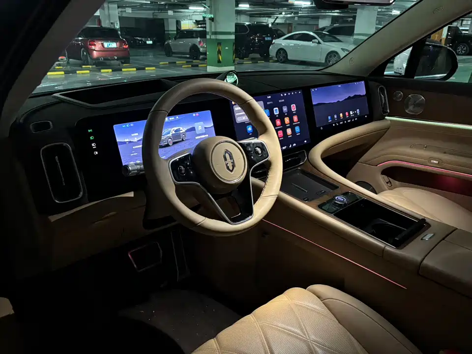 AITO Ask the world M9