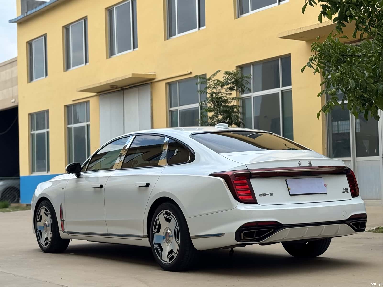 Hongqi H9, 2025 9