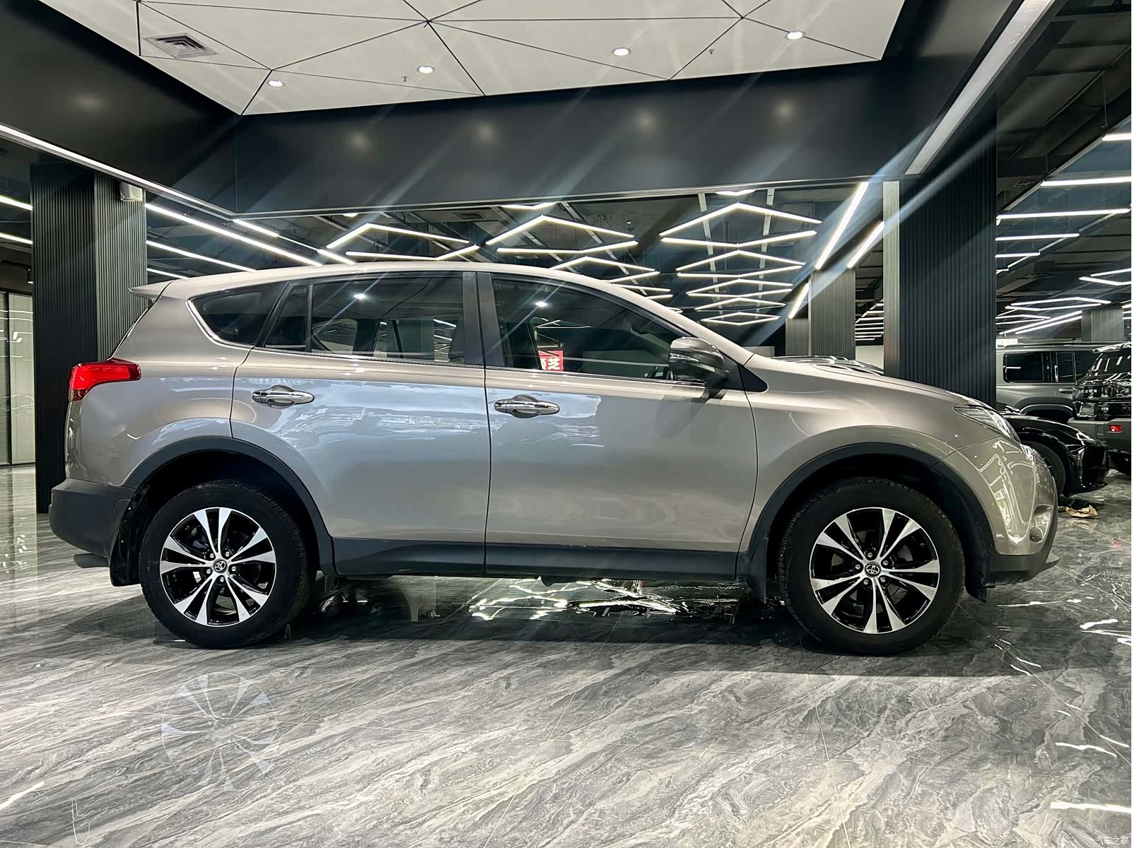 Toyota RAV4, 2016 4