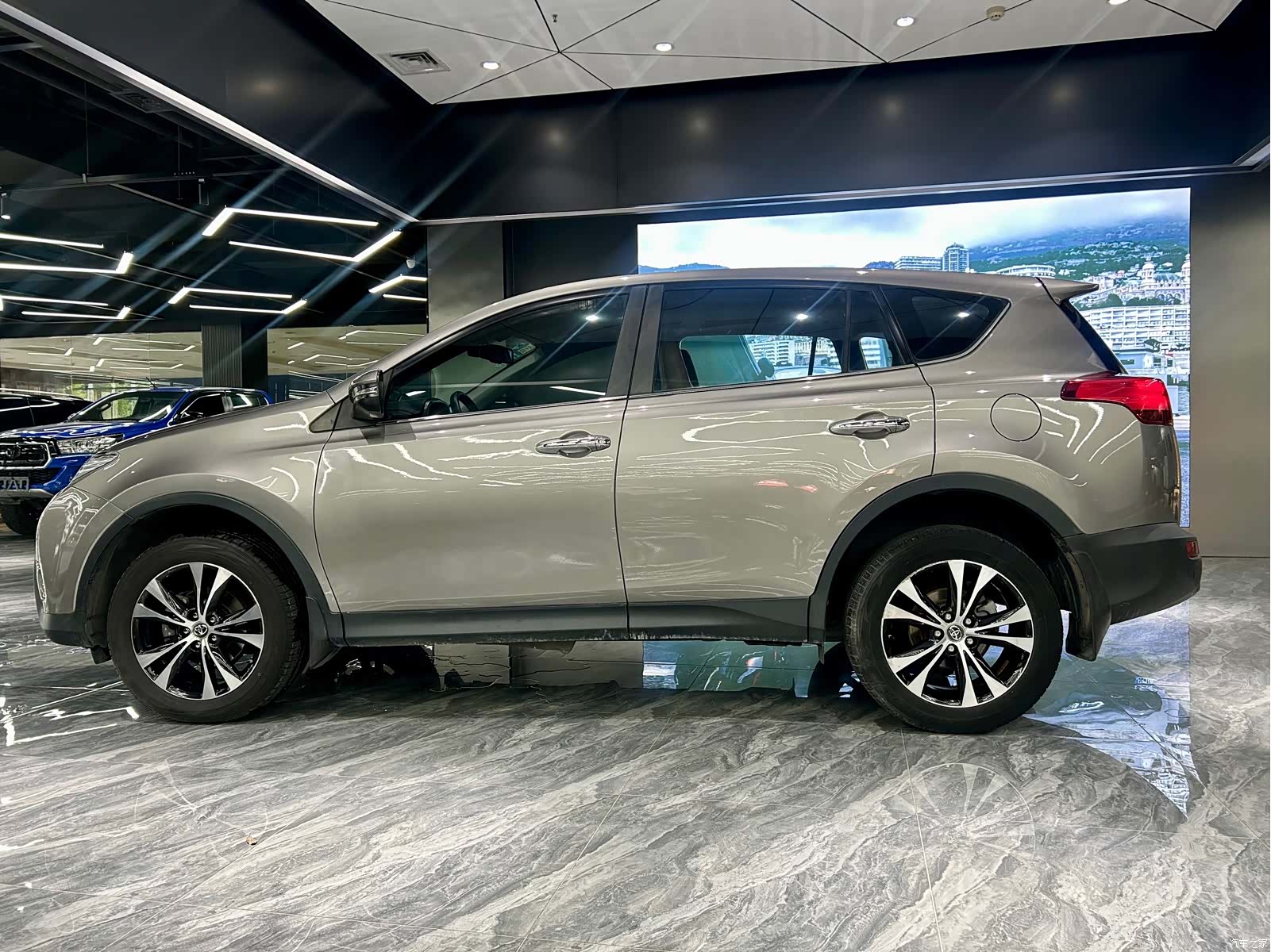 Toyota RAV4, 2016 8