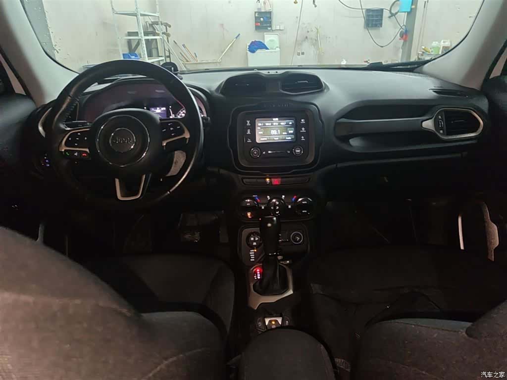Jeep Renegade, 2017 13