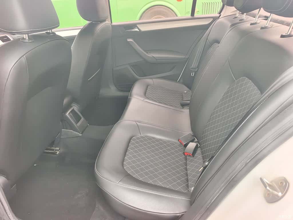 Skoda Rapid, 2018 17
