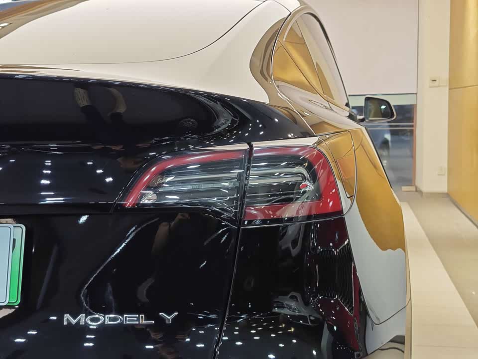 Tesla Model Y Tesla Model Y