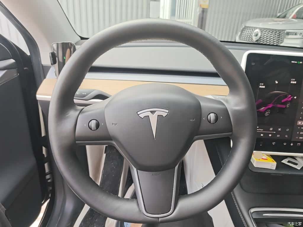 Tesla Model Y, 2022 11