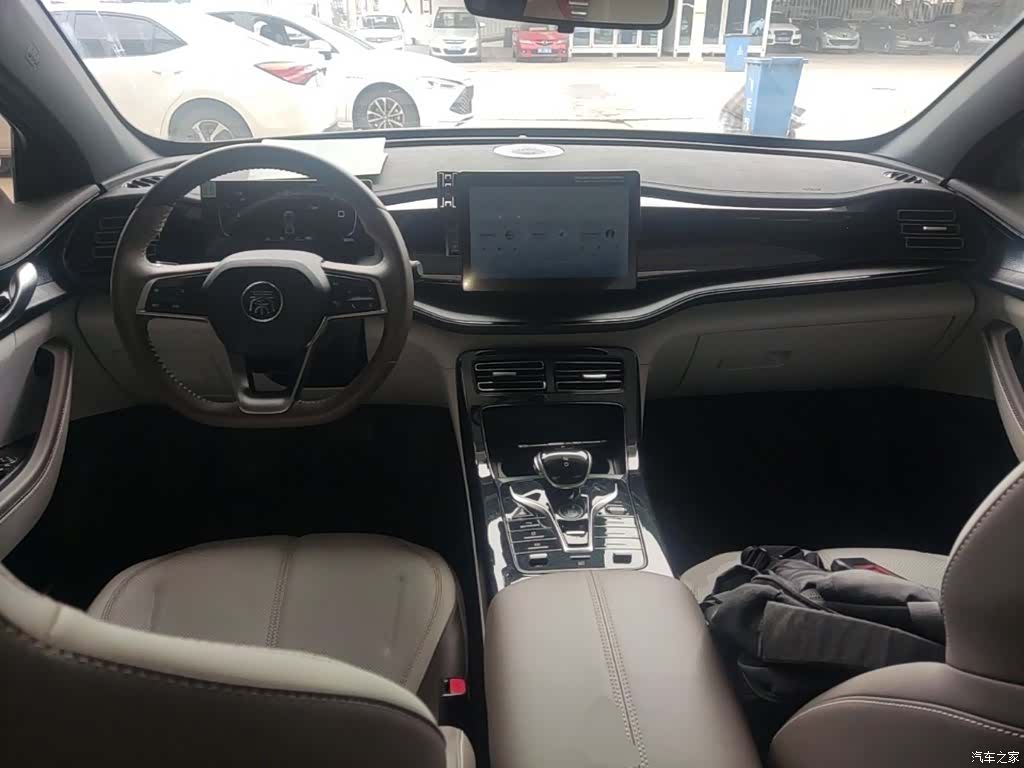 BYD Qin, 2025 10