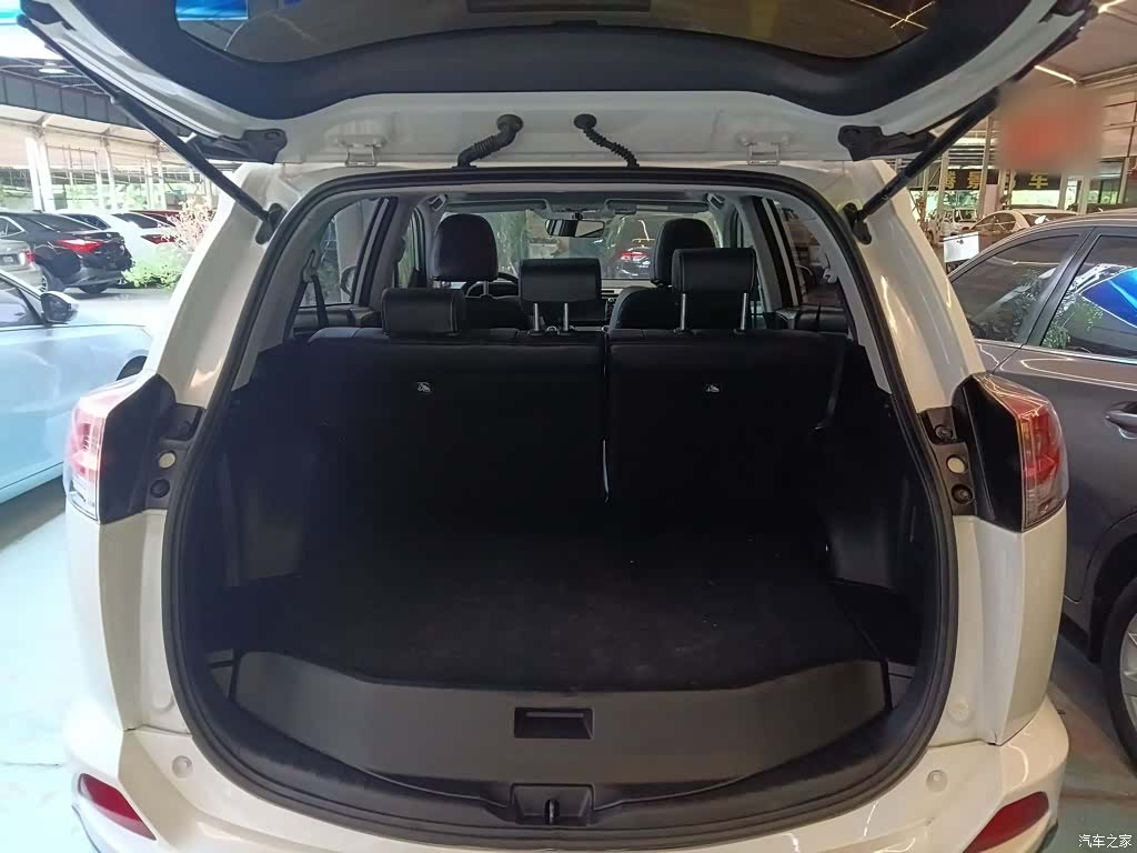 Toyota RAV4, 2016 18