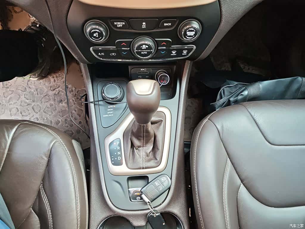Jeep Cherokee, 2015 7