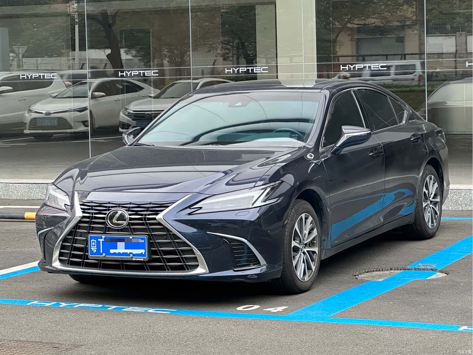 Lexus ES, 2025 2