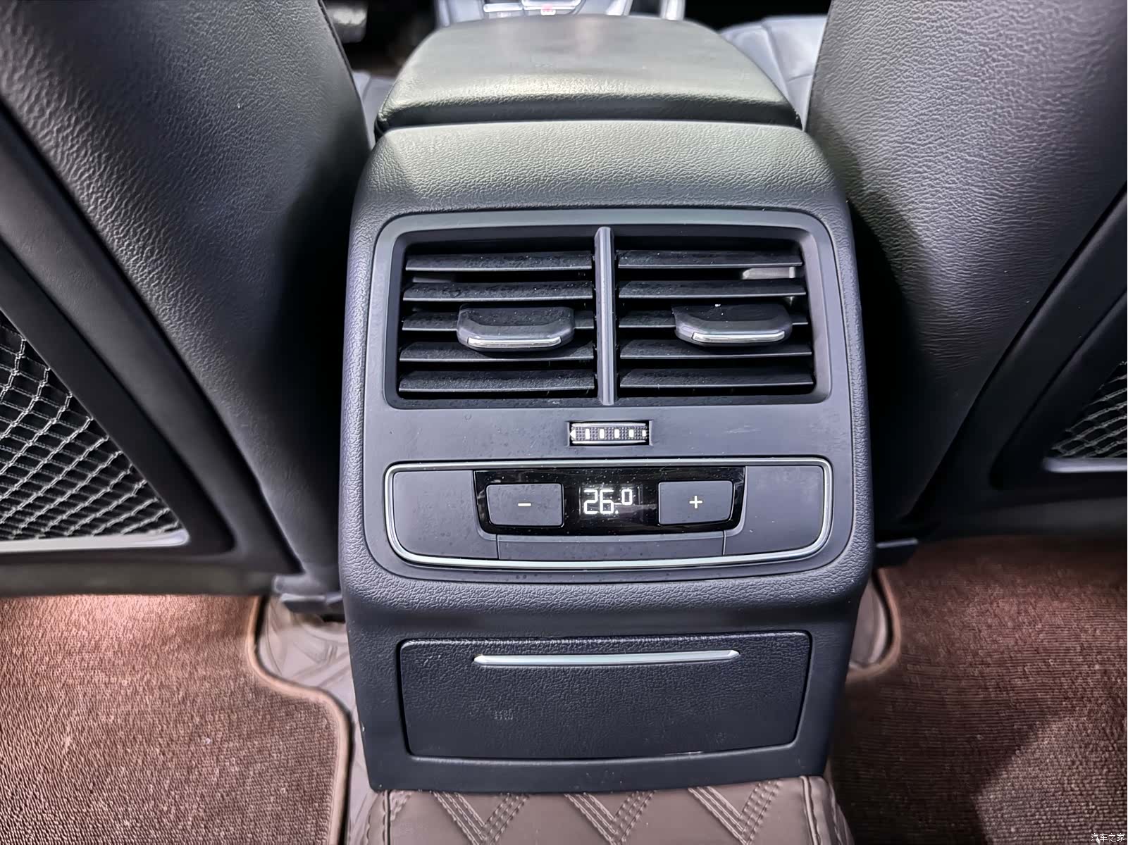 Audi A4L, 2019 15