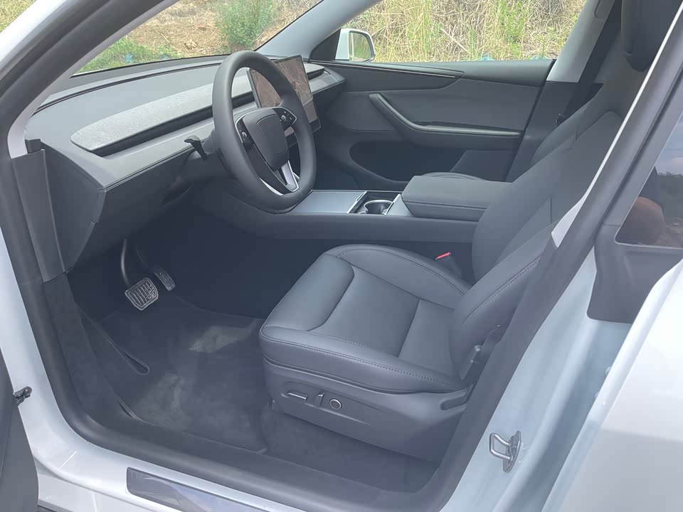 Tesla Model Y Tesla Model Y