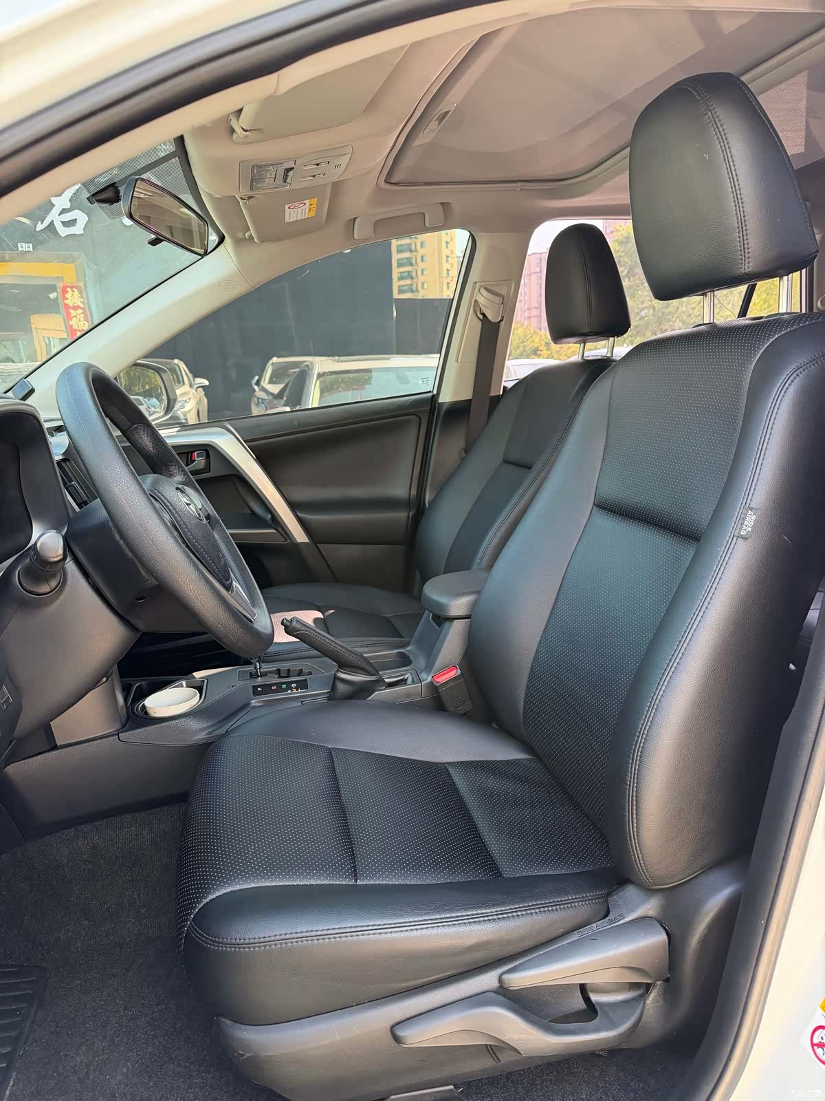 Toyota RAV4, 2017 4