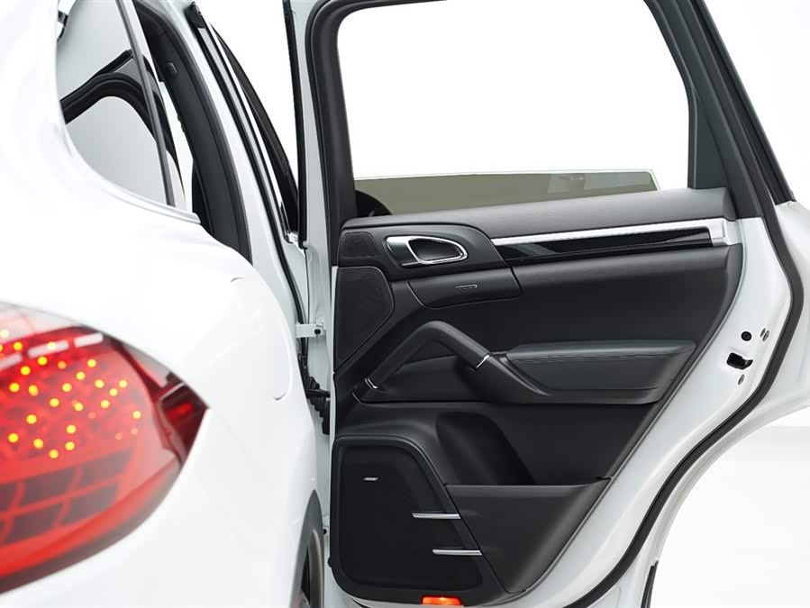 Porsche Cayenne 2013, фото 28