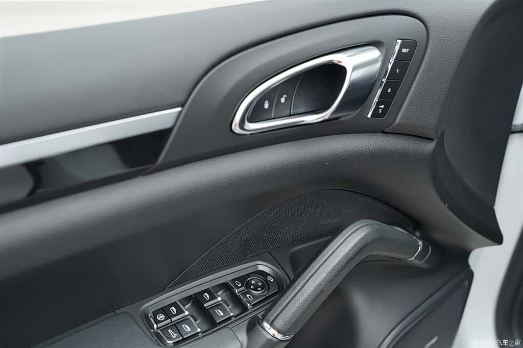 Porsche Cayenne, 2013 11