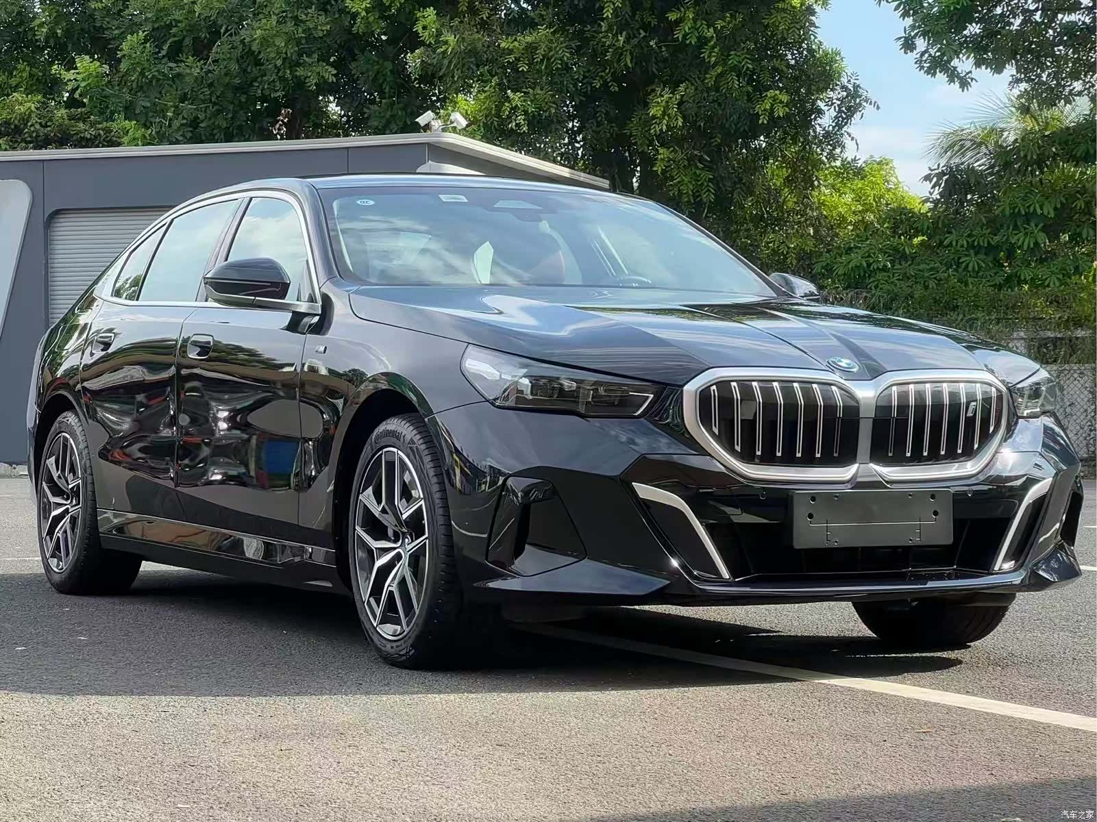 BMW i5, 2025 3