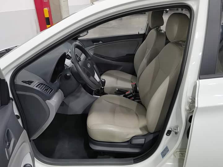 Hyundai Solaris 2016 1.4L МКПП zhi neng xing GLS