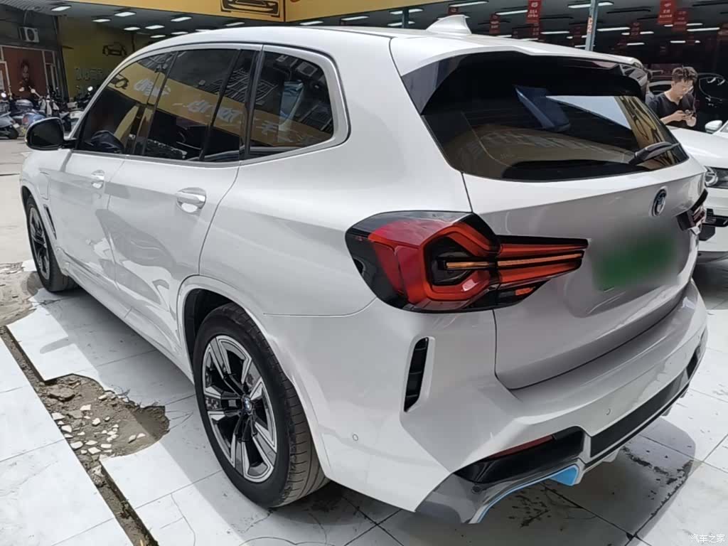BMW iX3, 2022 все фото