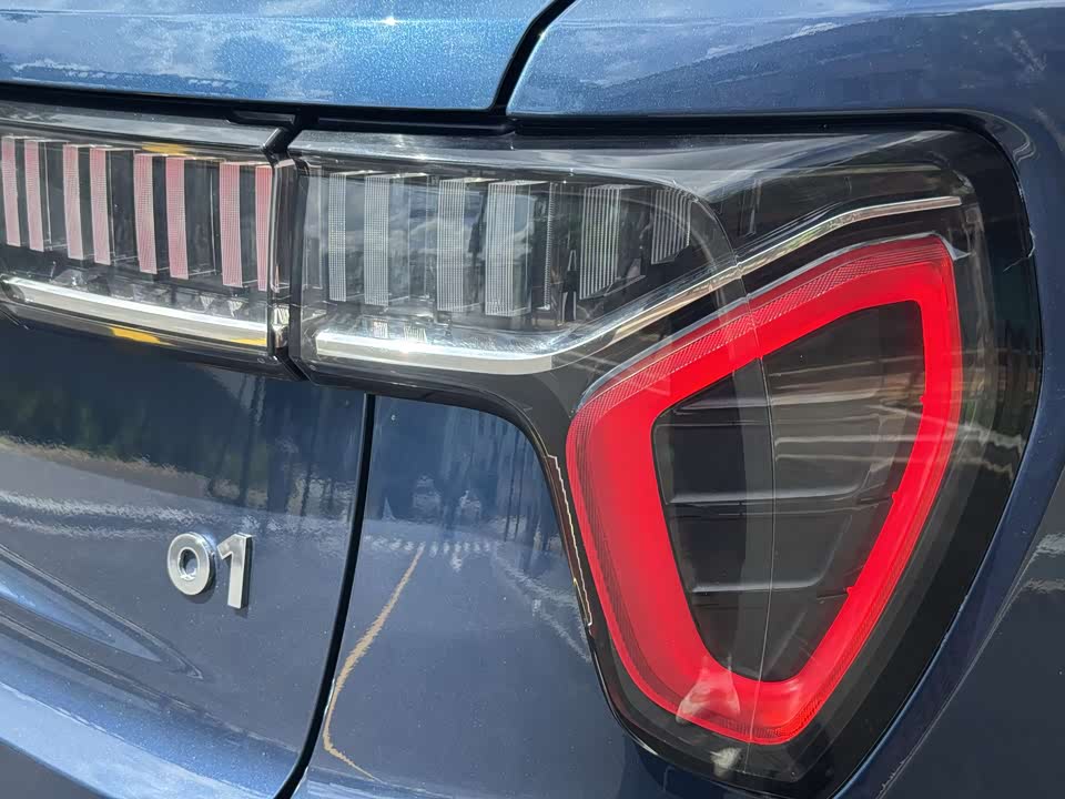 Lynk & Co 01