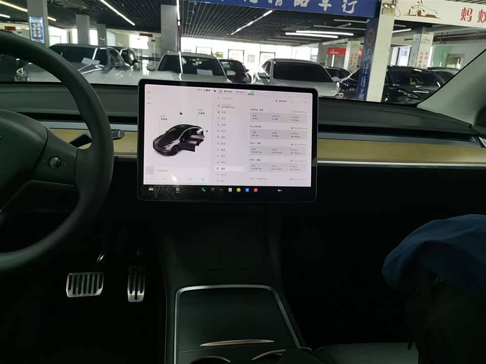 Tesla Model Y Tesla Model Y