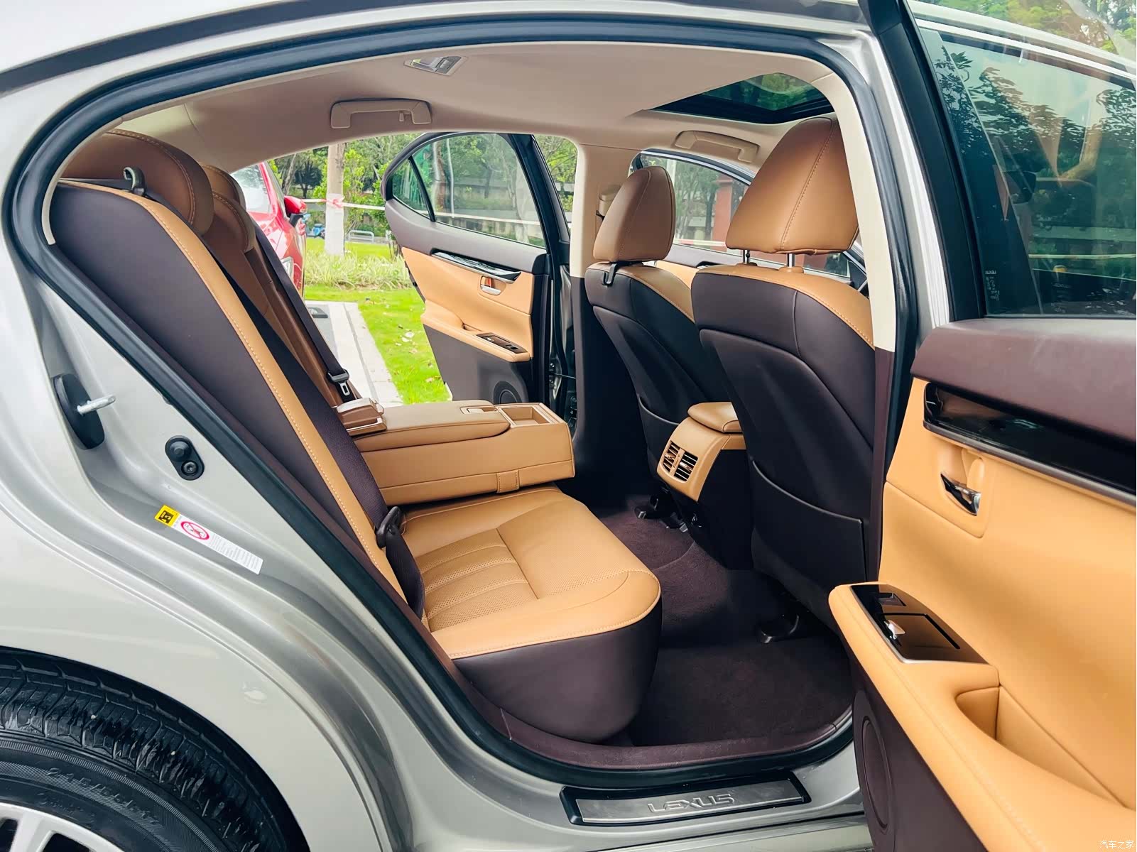 Lexus ES, 2016 13