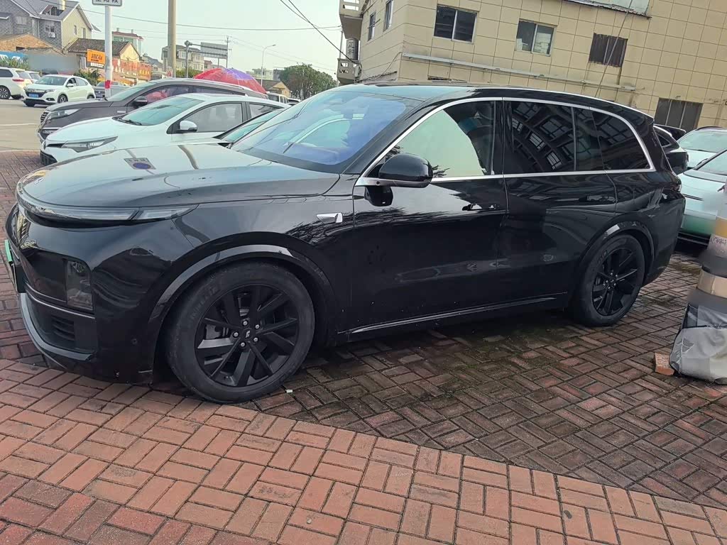 Li Auto L8