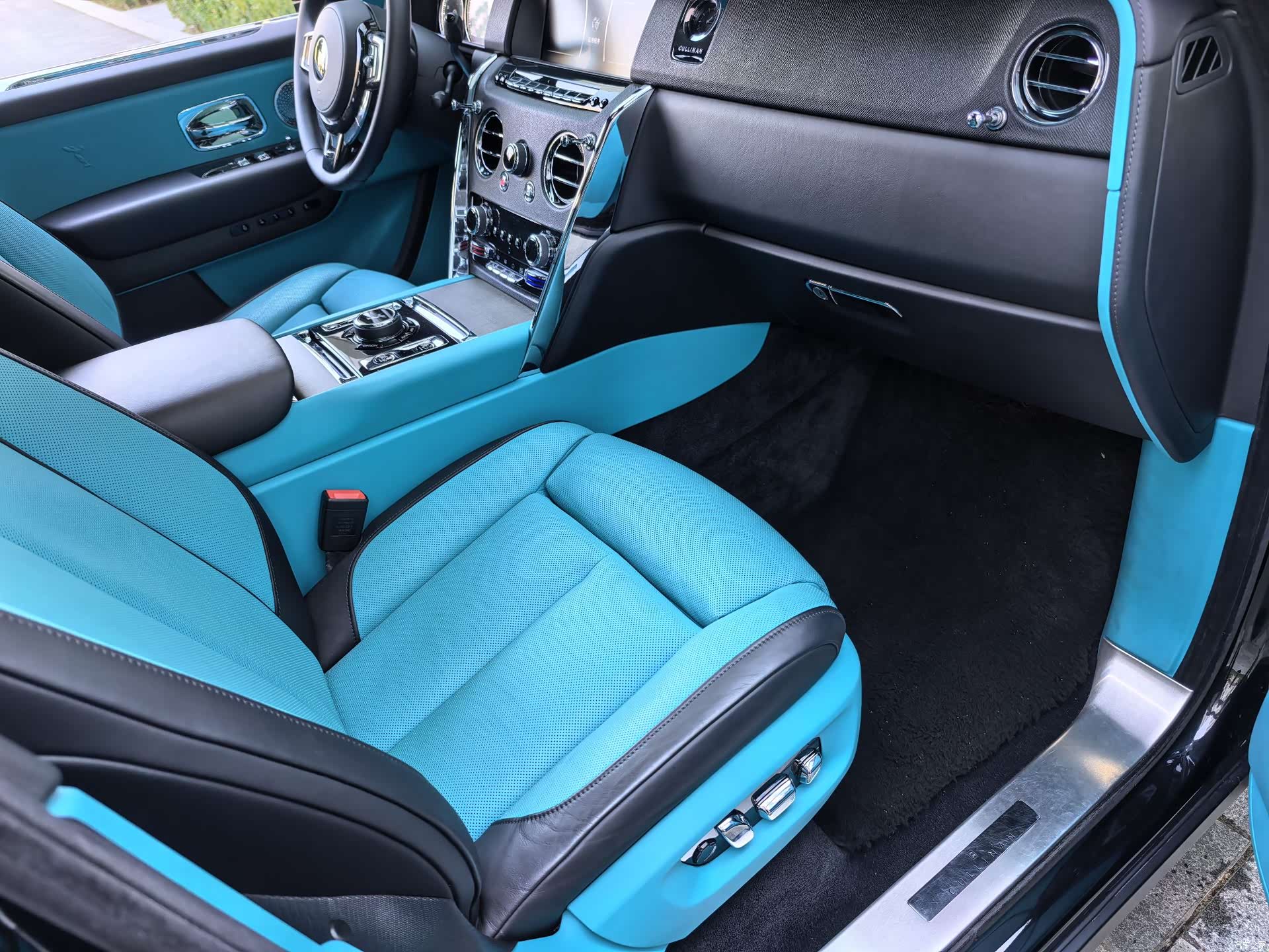 Rolls-Royce Cullinan, 2022 11