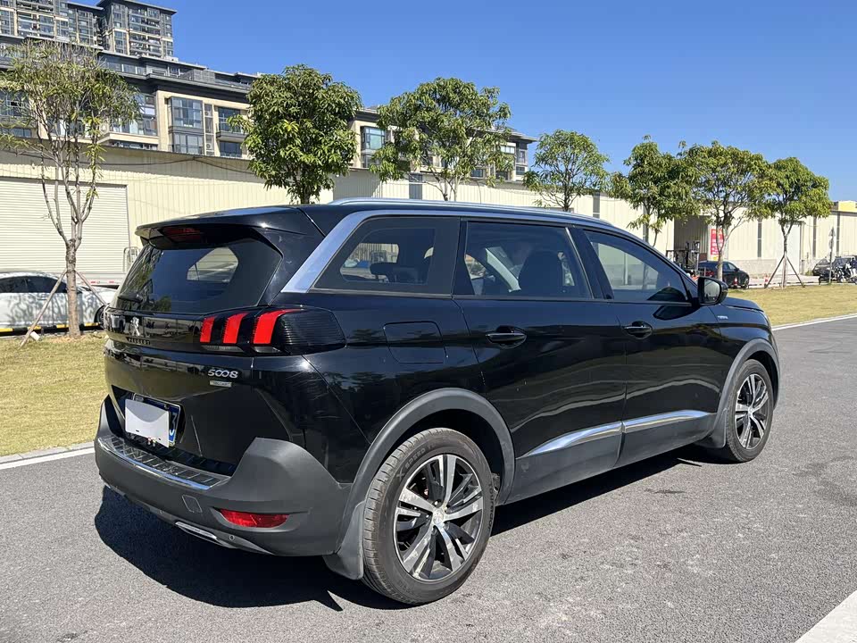 Peugeot 5008